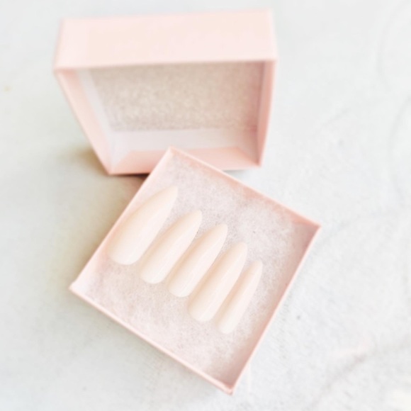 💎5/$25💎 Stiletto Pink Nude Press On Nails - Picture 3 of 3